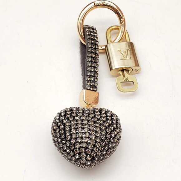 Authentic Louis Vuitton Lock & Key with unbranded Heart Bagcharm, Keycharm - Picture 4 of 8